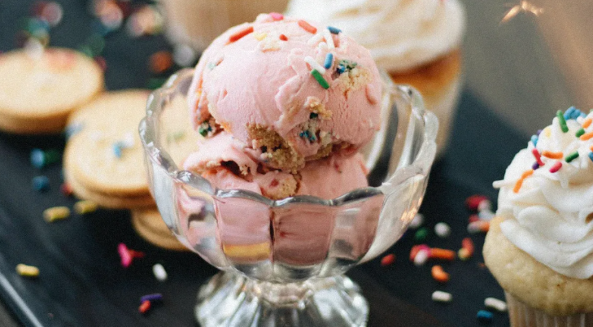 Tom Greve's How to Make Ice Cream Review: The Best Ice Cream Recipe Book [With Steps]