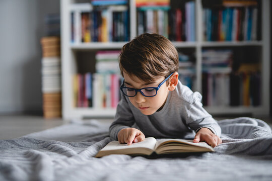 child sounding out words independently building early reading skills at home