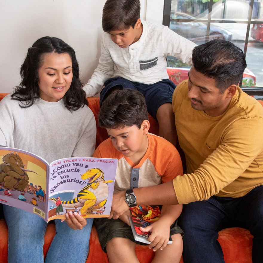 Parents asking comprehension questions while reading with children